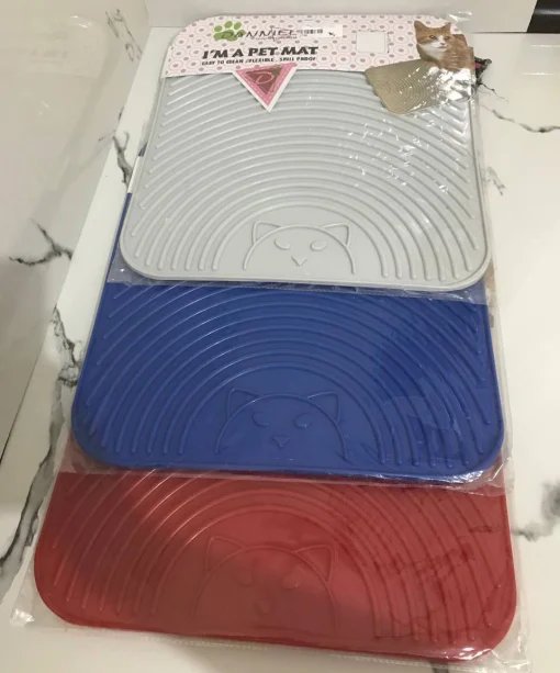 پادری ظرف خاک گربه